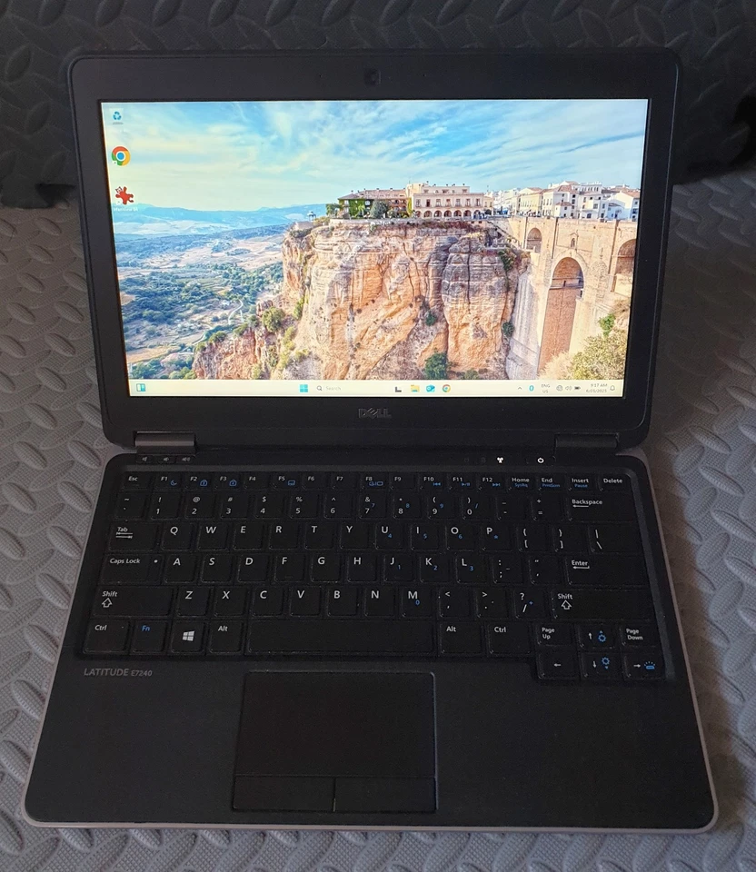 Dell E7240 laptop, Intel Core i5, 128Gb SSD 8Gb RAM, Windows11 Pro